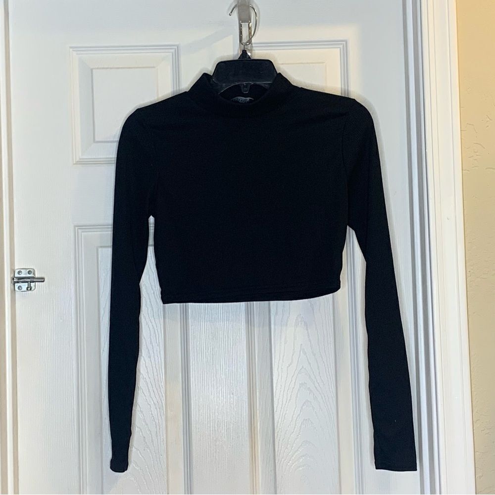 Nasty Gal Black Long Sleeve Crop Size Small